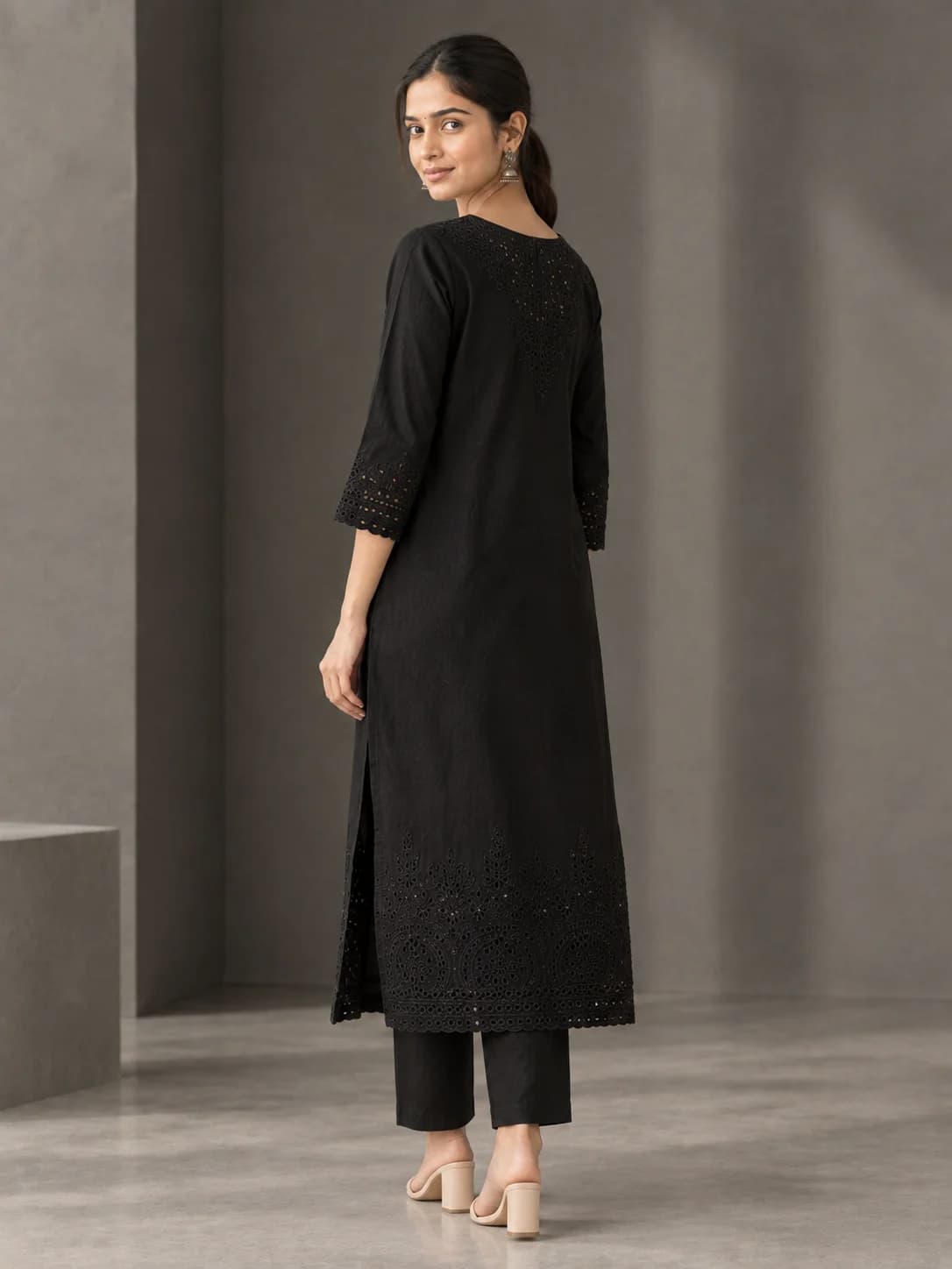 Black Schiffli Embroidered Straight Kurta product image — Black thumbnail 4